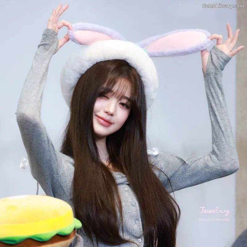 Jang Won-young  장원영 WONYOUNG photo 5 of 5846