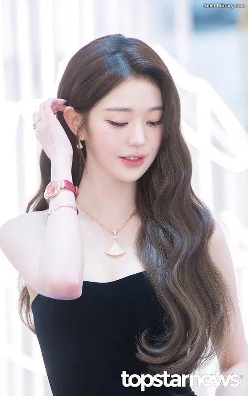 Jang Won-young  장원영 WONYOUNG photo 12 of 5846