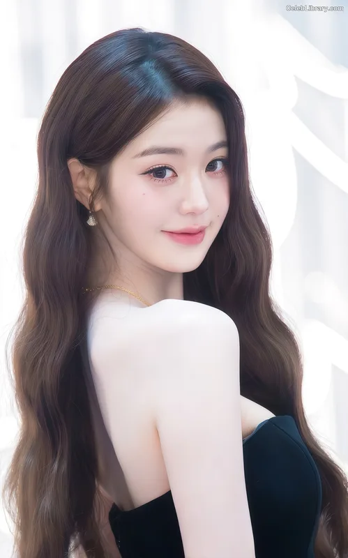Jang Won-young  장원영 WONYOUNG photo 21 of 5846