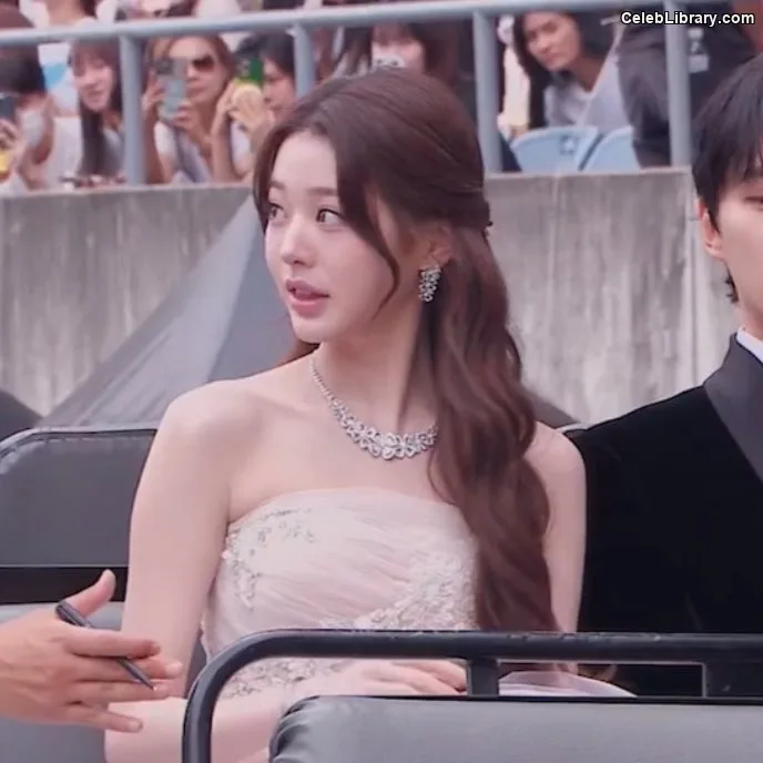 Jang Won-young  장원영 WONYOUNG photo 6 of 5846