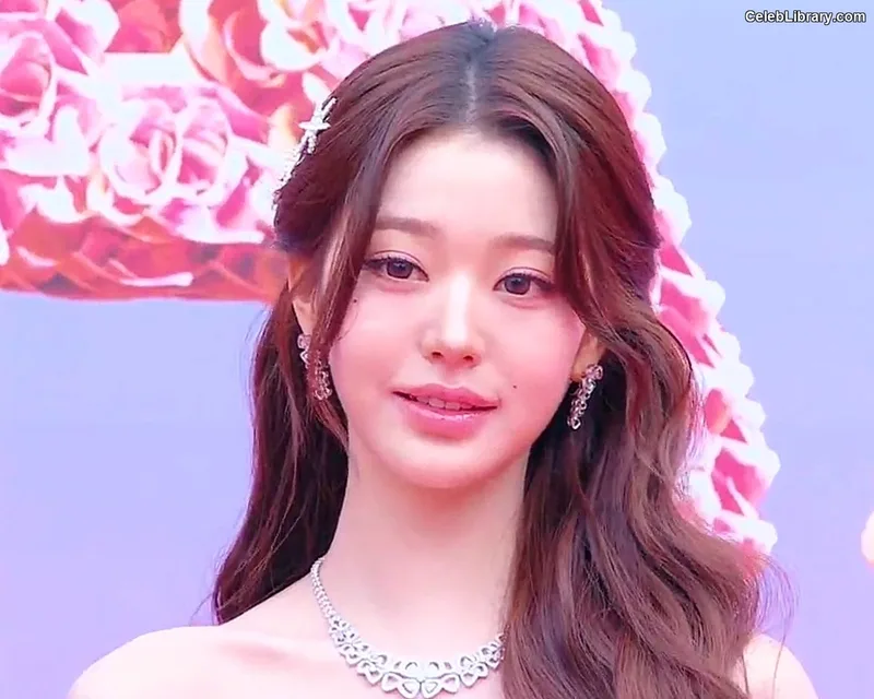 Jang Won-young  장원영 WONYOUNG photo 7 of 5846