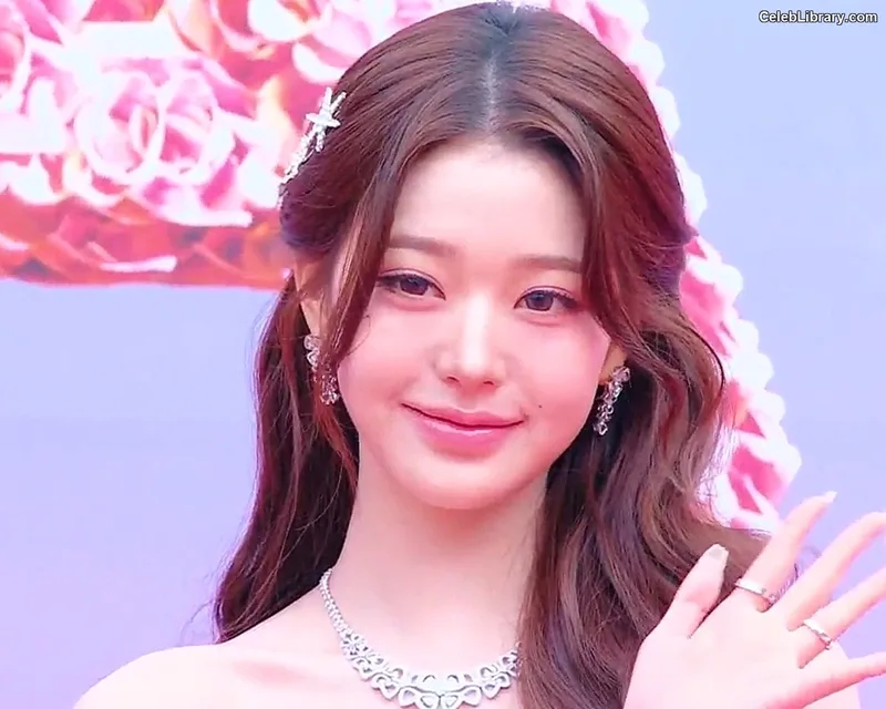 Jang Won-young  장원영 WONYOUNG photo 8 of 5846