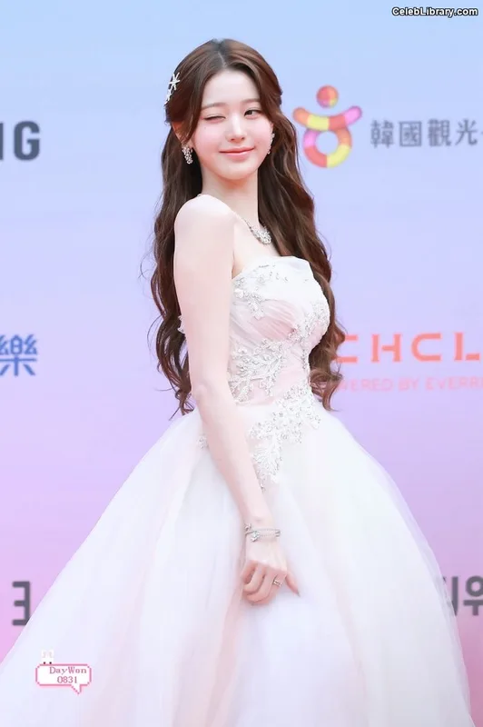 Jang Won-young  장원영 WONYOUNG photo 17 of 5846