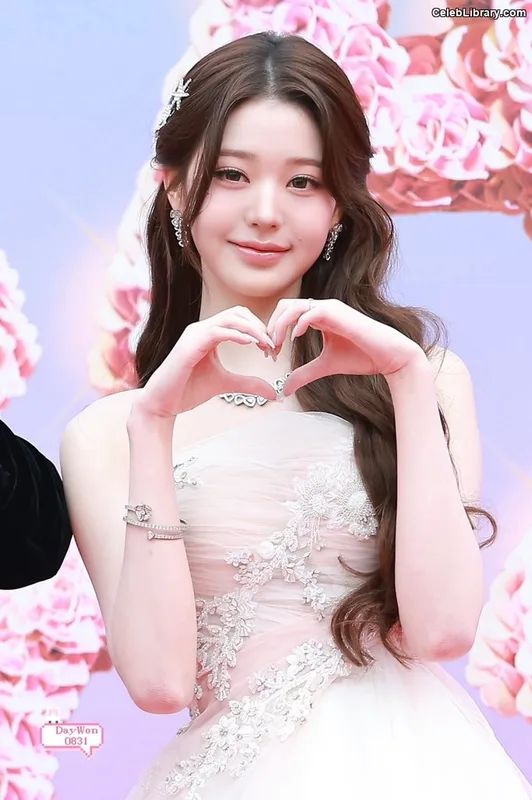 Jang Won-young  장원영 WONYOUNG photo 18 of 5846