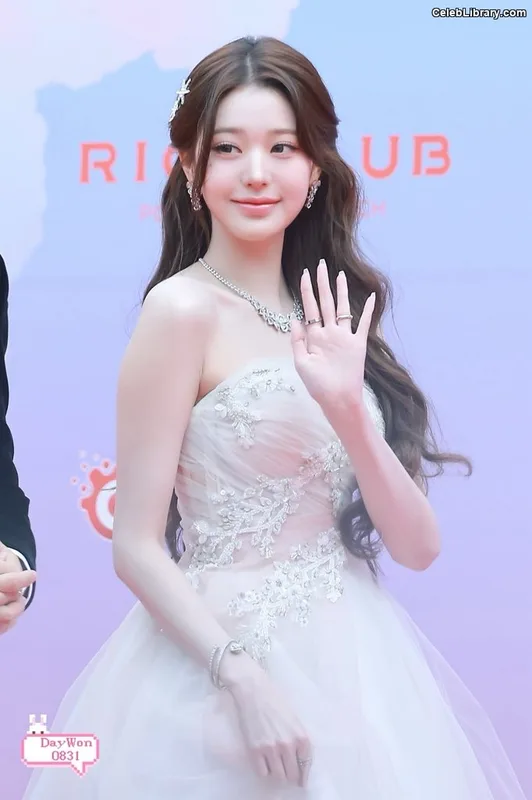 Jang Won-young  장원영 WONYOUNG photo 20 of 5846