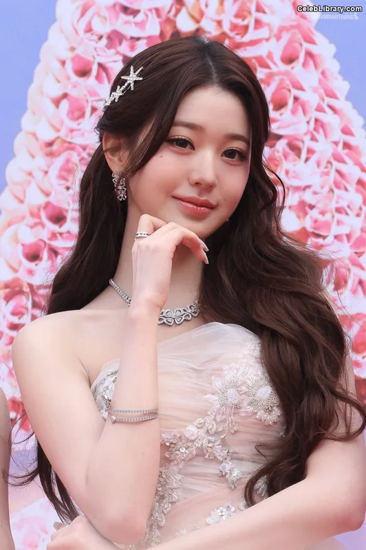 Jang Won-young  장원영 WONYOUNG photo 22 of 5846