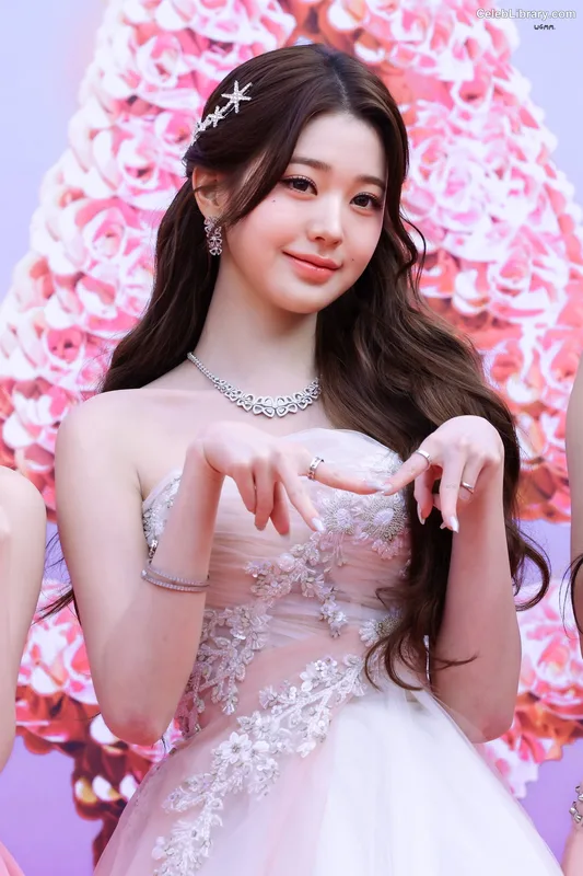Jang Won-young  장원영 WONYOUNG photo 12 of 5846
