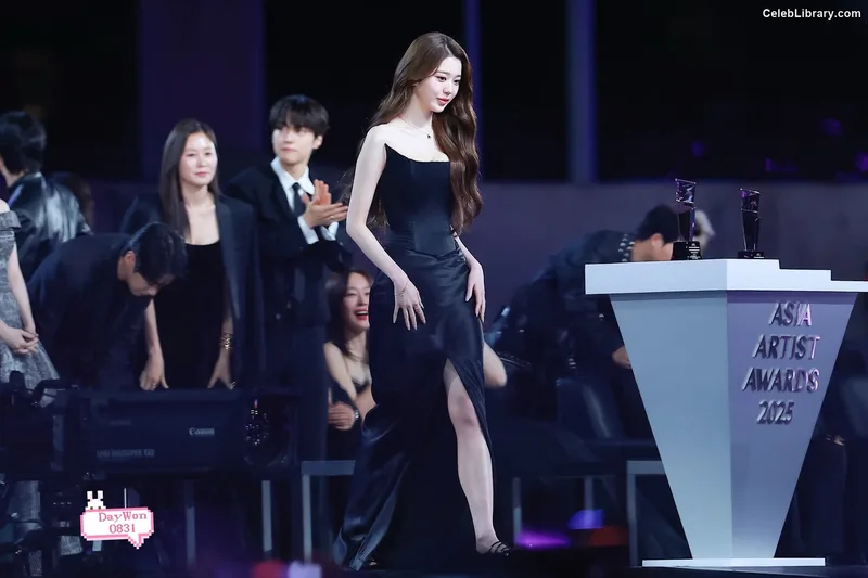 Jang Won-young  장원영 WONYOUNG photo 20 of 5846