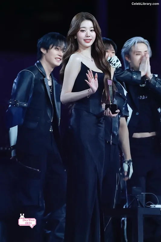 Jang Won-young  장원영 WONYOUNG photo 21 of 5846