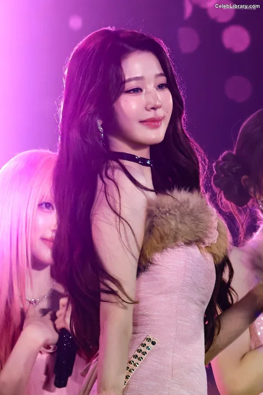 Jang Won-young  장원영 WONYOUNG photo 2 of 5846