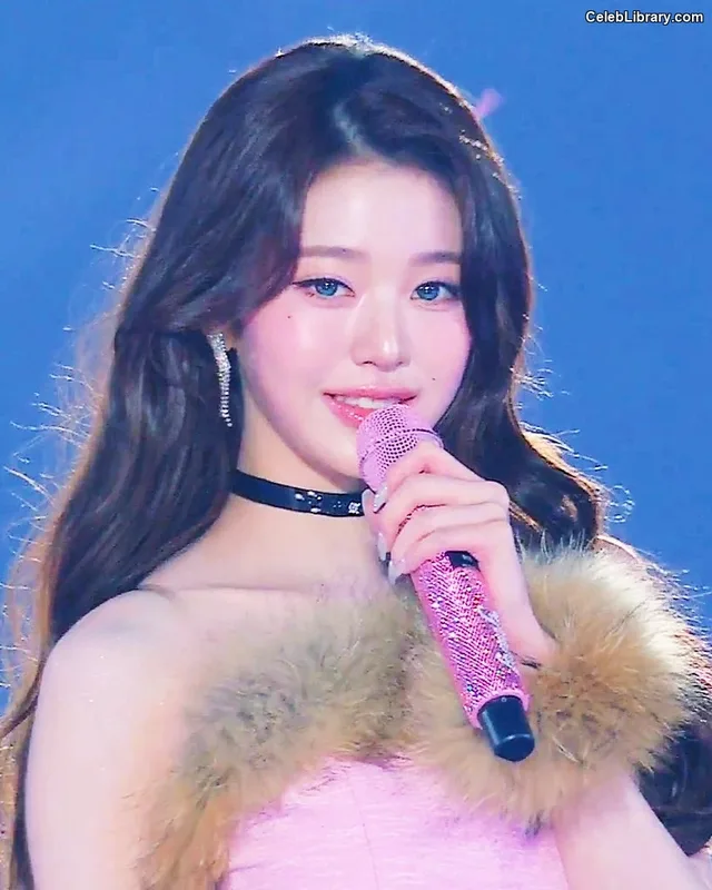Jang Won-young  장원영 WONYOUNG photo 3 of 5846