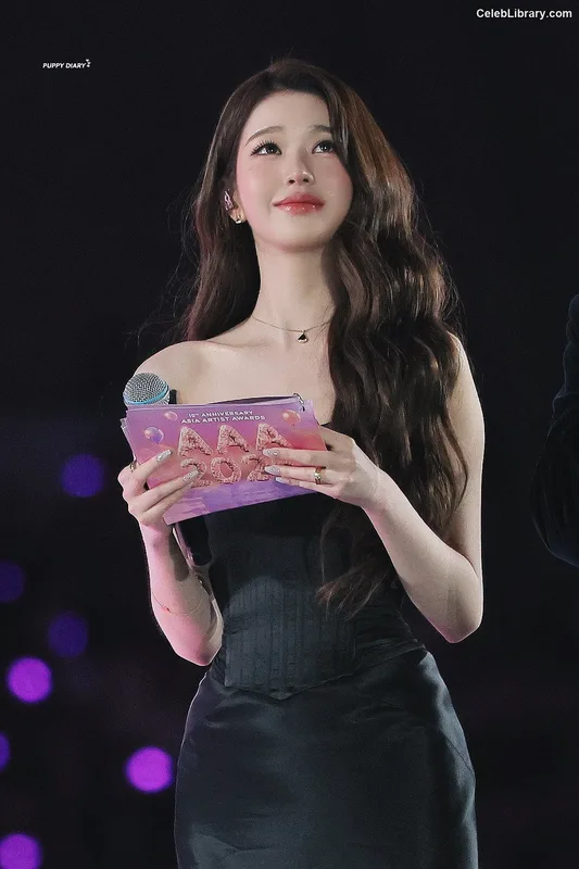 Jang Won-young  장원영 WONYOUNG photo 10 of 5846
