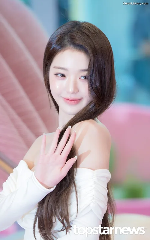 Jang Won-young  장원영 WONYOUNG photo 24 of 5846