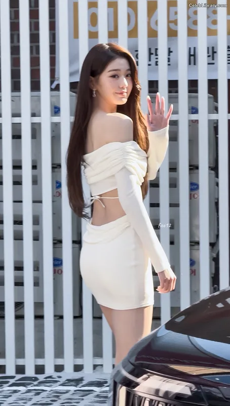 Jang Won-young  장원영 WONYOUNG photo 1 of 5846