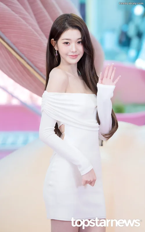 Jang Won-young  장원영 WONYOUNG photo 5 of 5846