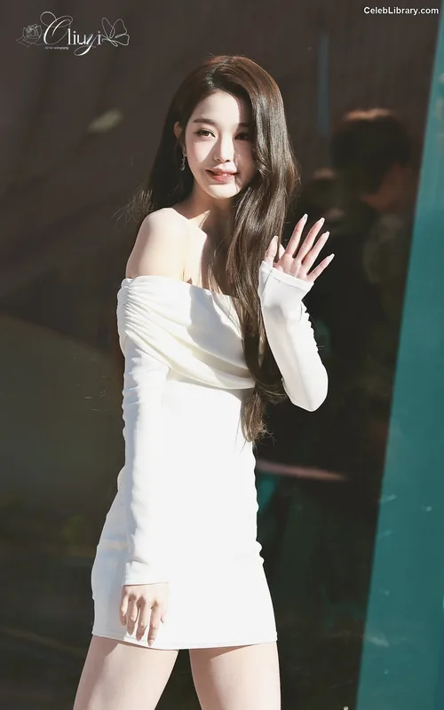 Jang Won-young  장원영 WONYOUNG photo 8 of 5846