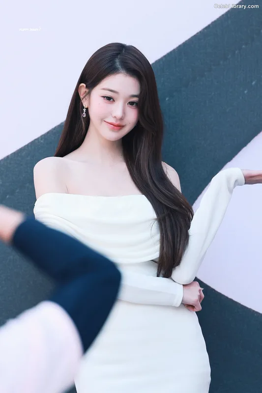Jang Won-young  장원영 WONYOUNG photo 11 of 5846
