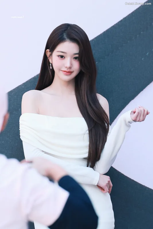 Jang Won-young  장원영 WONYOUNG photo 12 of 5846