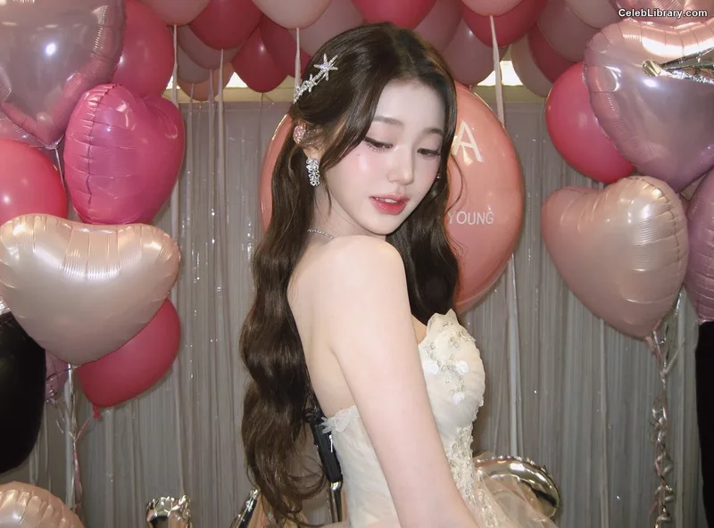 Jang Won-young  장원영 WONYOUNG photo 5 of 5846