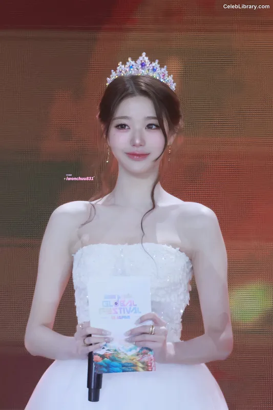 Jang Won-young  장원영 WONYOUNG photo 10 of 5846