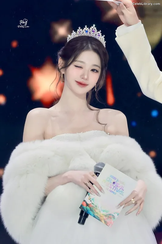 Jang Won-young  장원영 WONYOUNG photo 18 of 5846