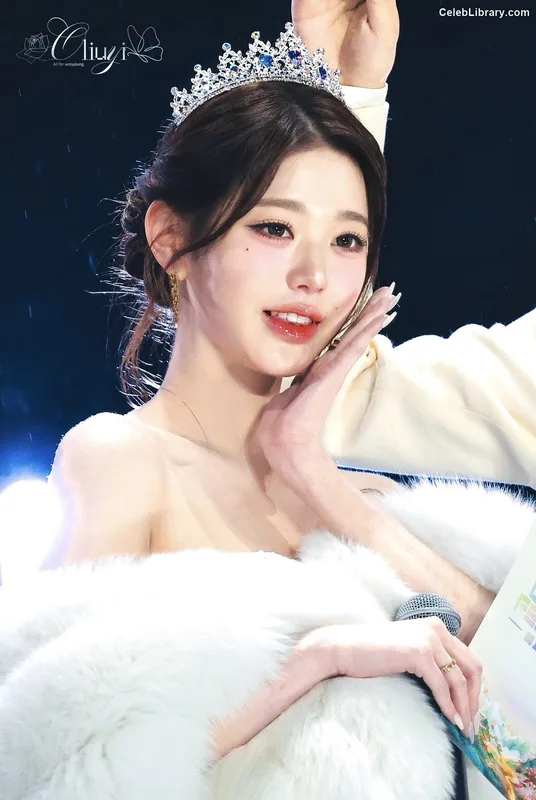 Jang Won-young  장원영 WONYOUNG photo 23 of 5846