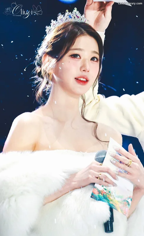 Jang Won-young  장원영 WONYOUNG photo 24 of 5846