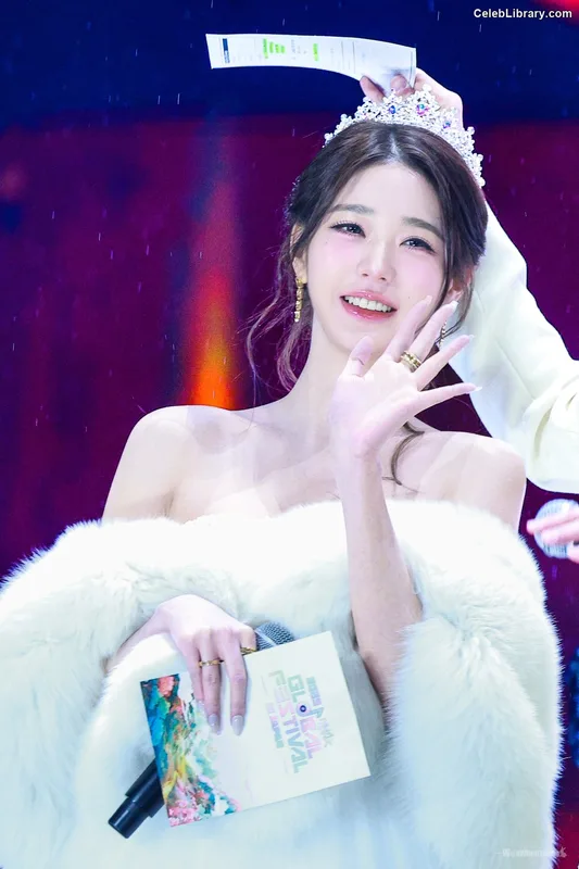 Jang Won-young  장원영 WONYOUNG photo 5 of 5846