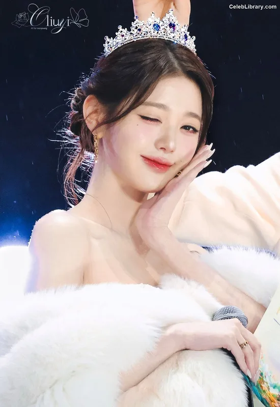 Jang Won-young  장원영 WONYOUNG photo 8 of 5846