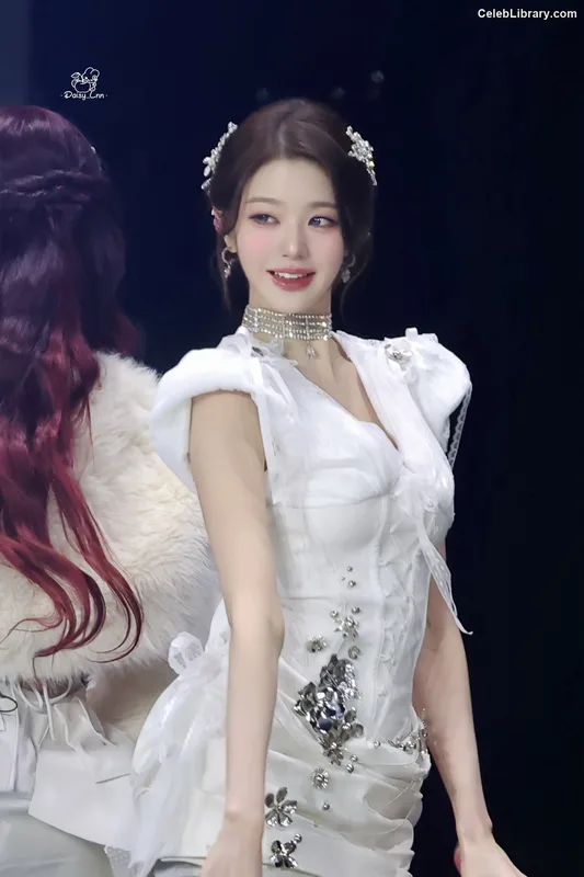 Jang Won-young  장원영 WONYOUNG photo 1 of 5846