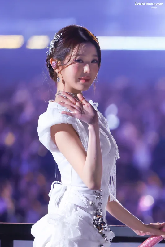 Jang Won-young  장원영 WONYOUNG photo 3 of 5846
