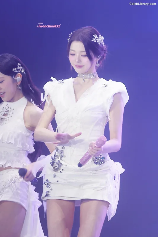 Jang Won-young  장원영 WONYOUNG photo 10 of 5846