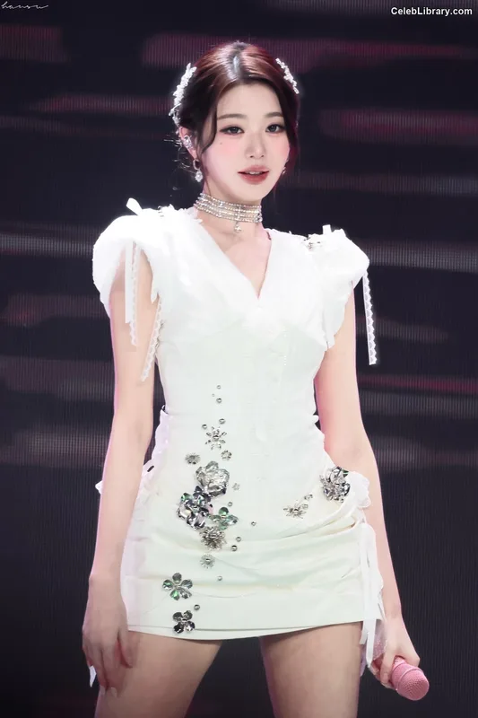 Jang Won-young  장원영 WONYOUNG photo 11 of 5846
