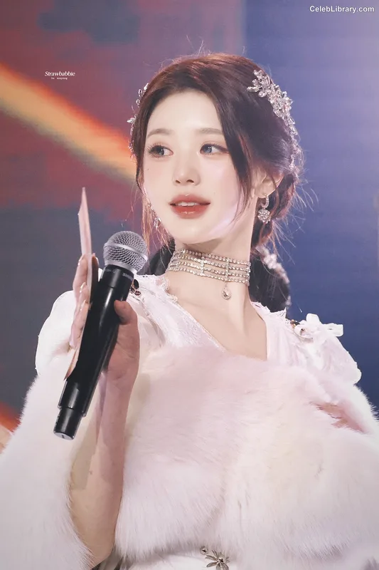 Jang Won-young  장원영 WONYOUNG photo 15 of 5846