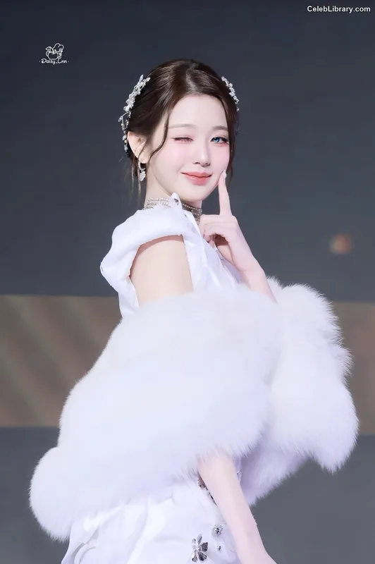 Jang Won-young  장원영 WONYOUNG photo 17 of 5846