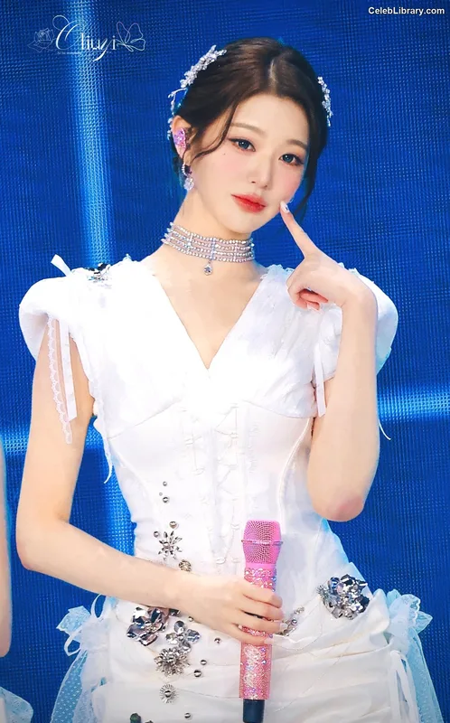 Jang Won-young  장원영 WONYOUNG photo 20 of 5846