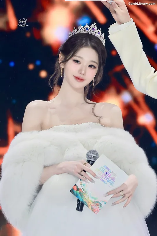 Jang Won-young 장원영 WONYOUNG photo 2 of 5846