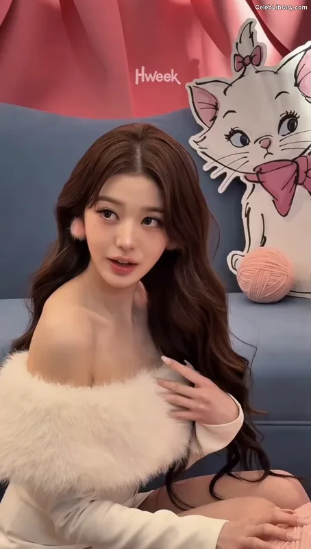 Jang Won-young 장원영 WONYOUNG photo 13 of 5846