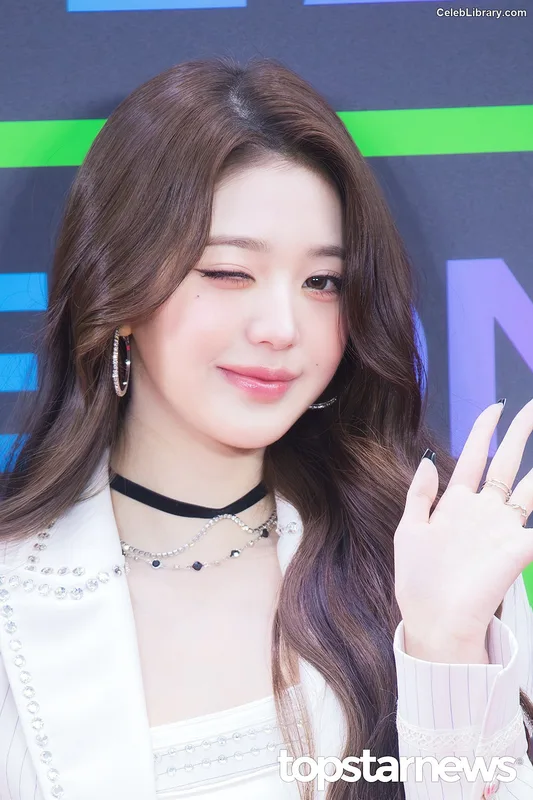 Jang Won-young 장원영 WONYOUNG photo 17 of 5846