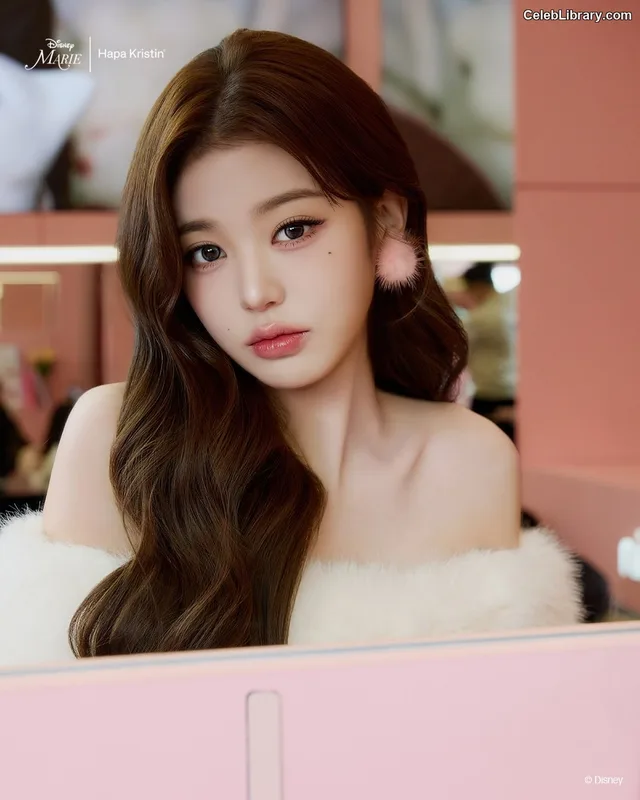 Jang Won-young  장원영 WONYOUNG photo 6 of 5846