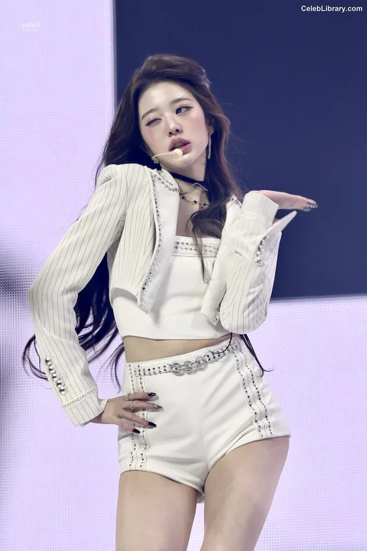 Jang Won-young  장원영 WONYOUNG photo 11 of 5846