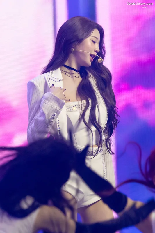 Jang Won-young  장원영 WONYOUNG photo 13 of 5846