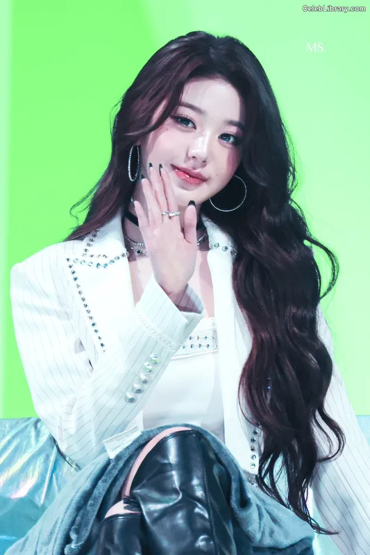 Jang Won-young  장원영 WONYOUNG photo 21 of 5846