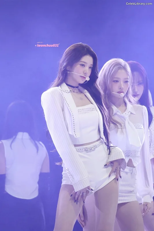 Jang Won-young  장원영 WONYOUNG photo 24 of 5846