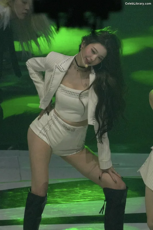 Jang Won-young  장원영 WONYOUNG photo 5 of 5846