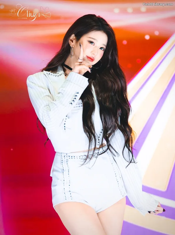 Jang Won-young  장원영 WONYOUNG photo 9 of 5846