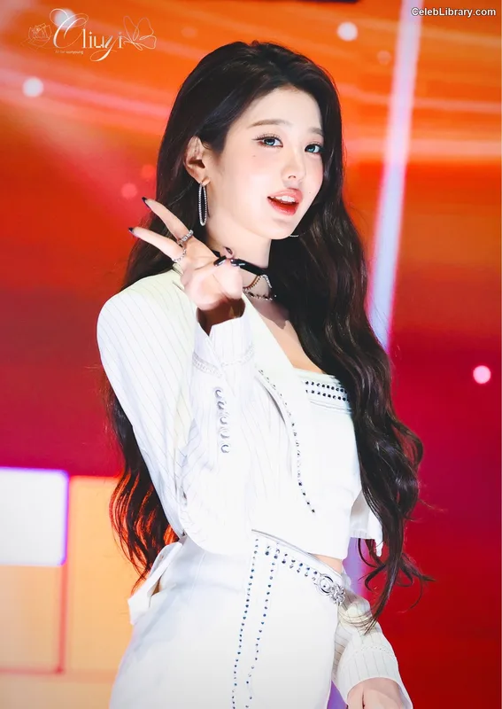 Jang Won-young  장원영 WONYOUNG photo 11 of 5846