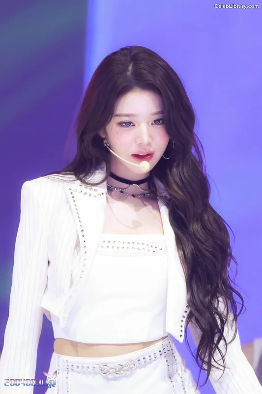 Jang Won-young  장원영 WONYOUNG photo 2 of 5846