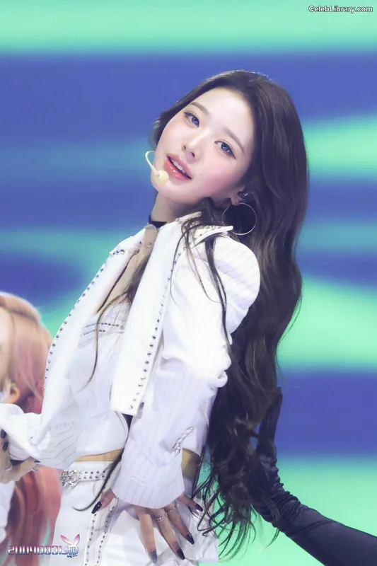 Jang Won-young  장원영 WONYOUNG photo 3 of 5846