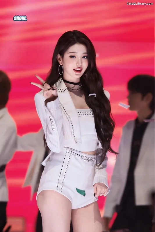 Jang Won-young  장원영 WONYOUNG photo 7 of 5846